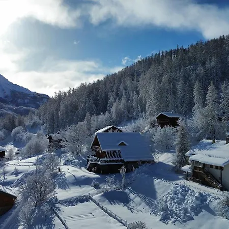 Ete-hiver Sur Les Pistes Du Seignus D'allos シャレー *