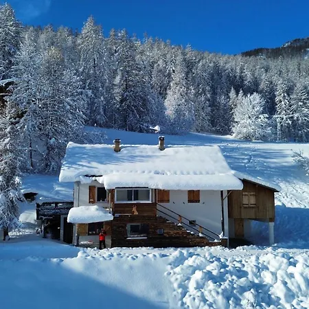 Ete-hiver Sur Les Pistes Du Seignus D'allos シャレー *